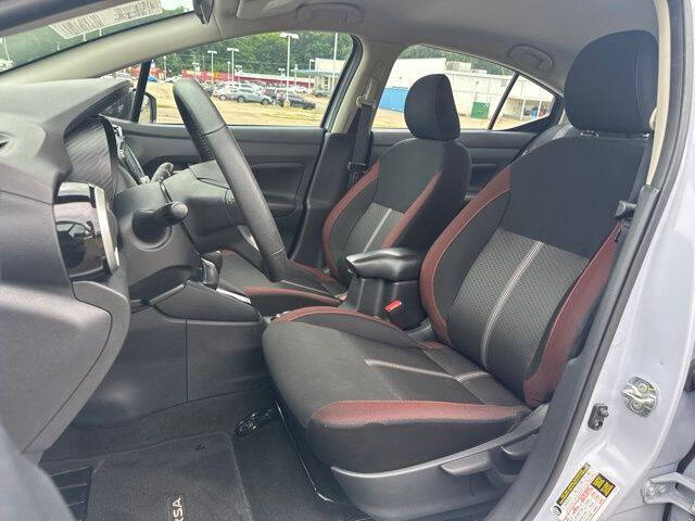 2024 Nissan Versa SR