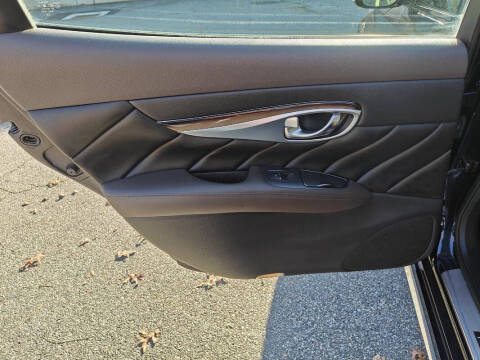 2016 Infiniti Q70L 3.7