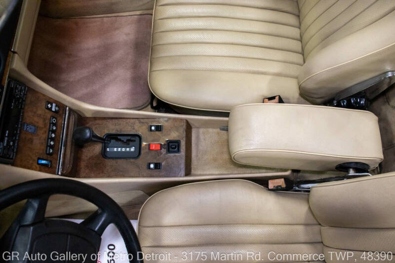 1987 Mercedes-Benz 560-Class 560 SL