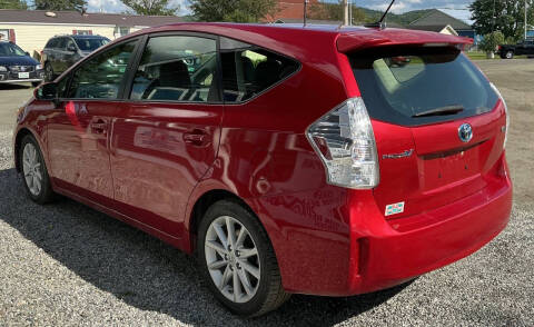 2013 Toyota Prius v Five
