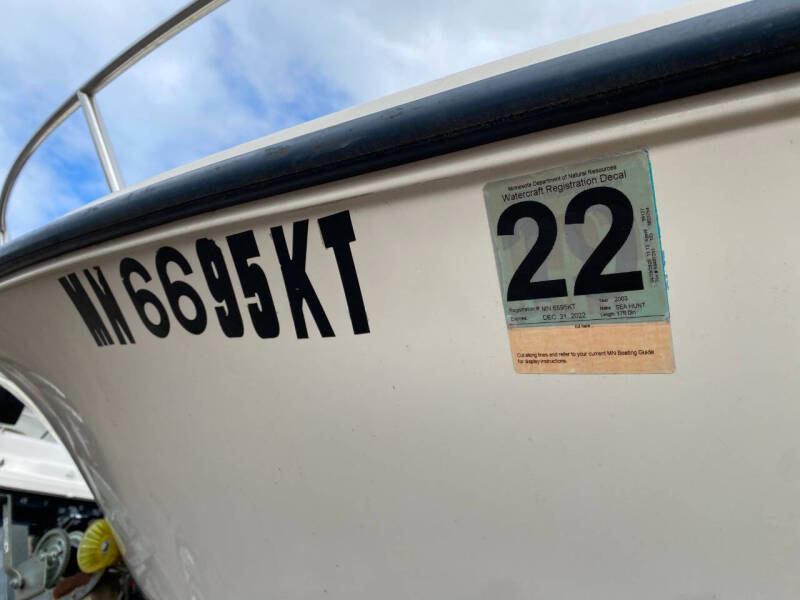 2003 Sea Hunt Boats Cenrter Console 17ft