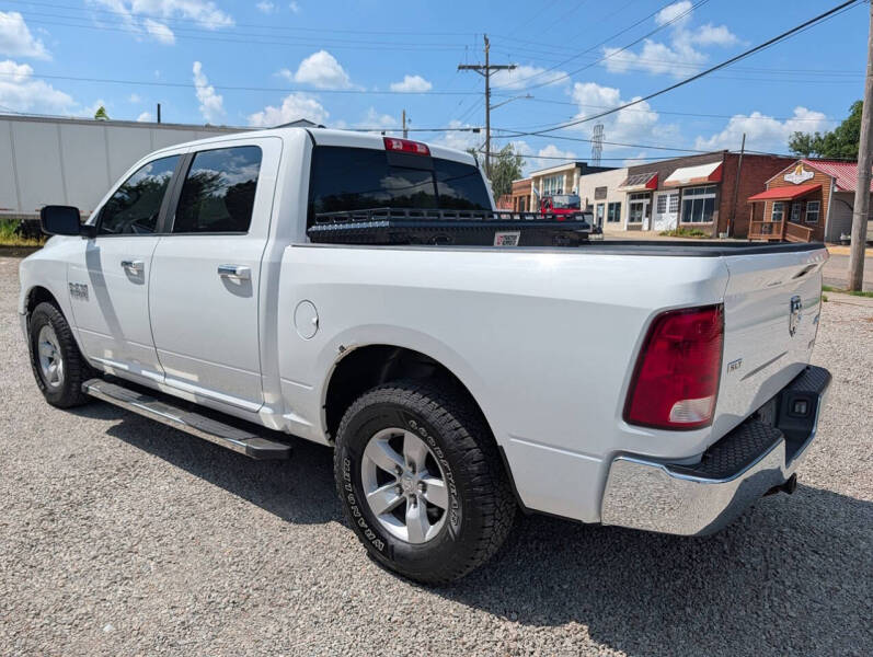 2016 RAM 1500 SLT