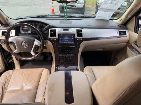 2011 Cadillac Escalade Luxury