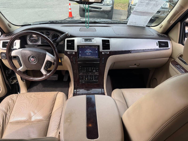 2011 Cadillac Escalade Luxury