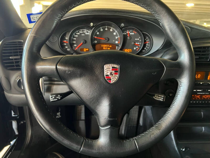 2003 Porsche 911 Carrera 4