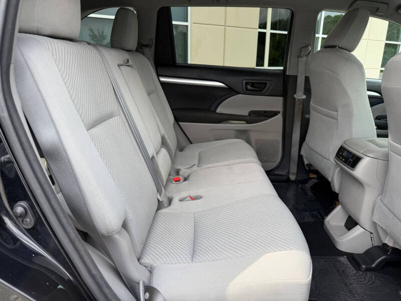 2016 Toyota Highlander LE
