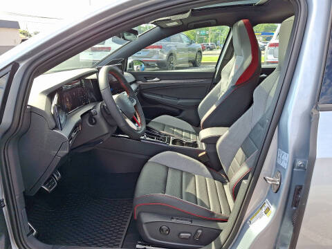 2025 Volkswagen Golf GTI SE