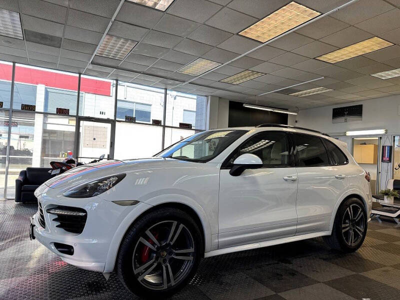 2014 Porsche Cayenne GTS