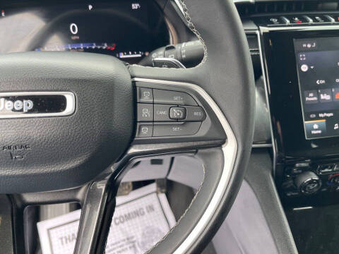 2023 Jeep Grand Cherokee L Laredo