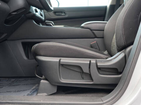 2024 Nissan Pathfinder S