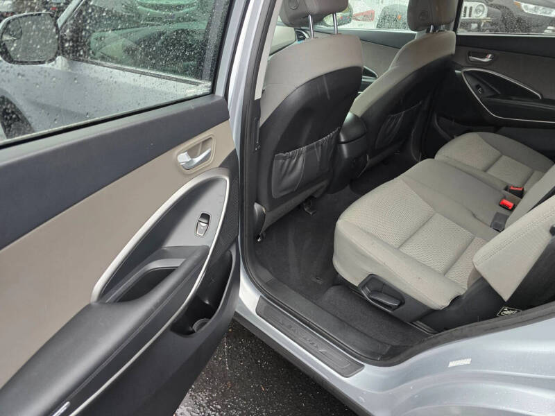 2016 Hyundai Santa Fe SE