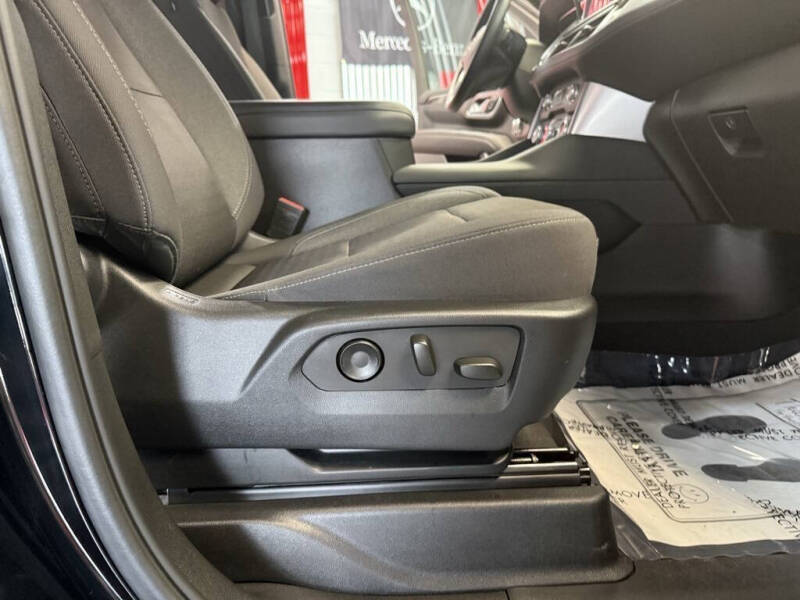 2024 GMC Yukon XL SLE