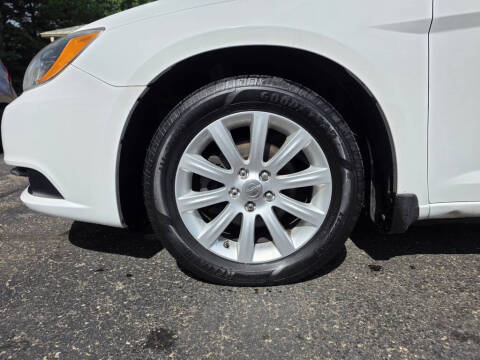 2013 Chrysler 200 Touring