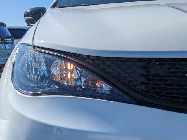 2026 Chrysler Voyager LX