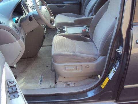 2008 Toyota Sienna LE 7-Passenger