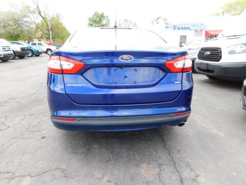 2016 Ford Fusion SE
