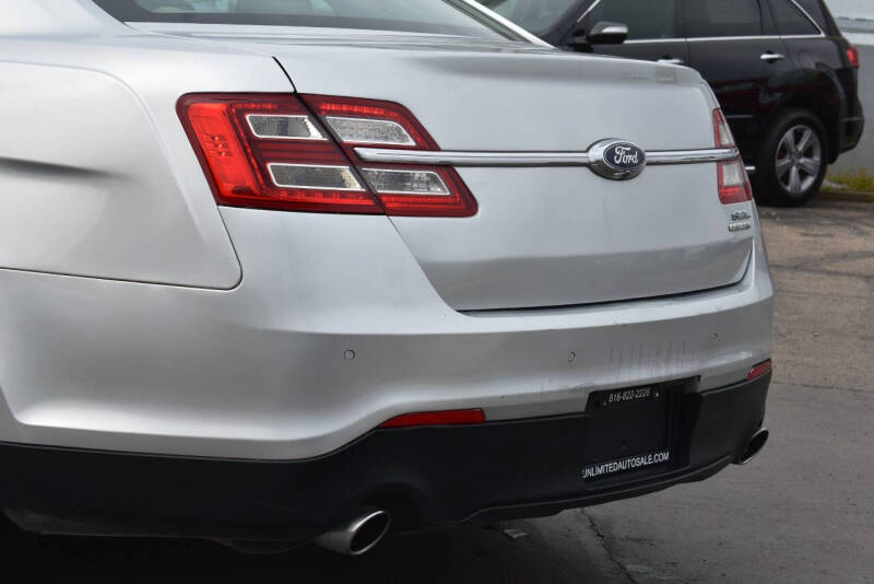 2015 Ford Taurus SEL