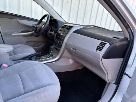 2011 Toyota Corolla LE