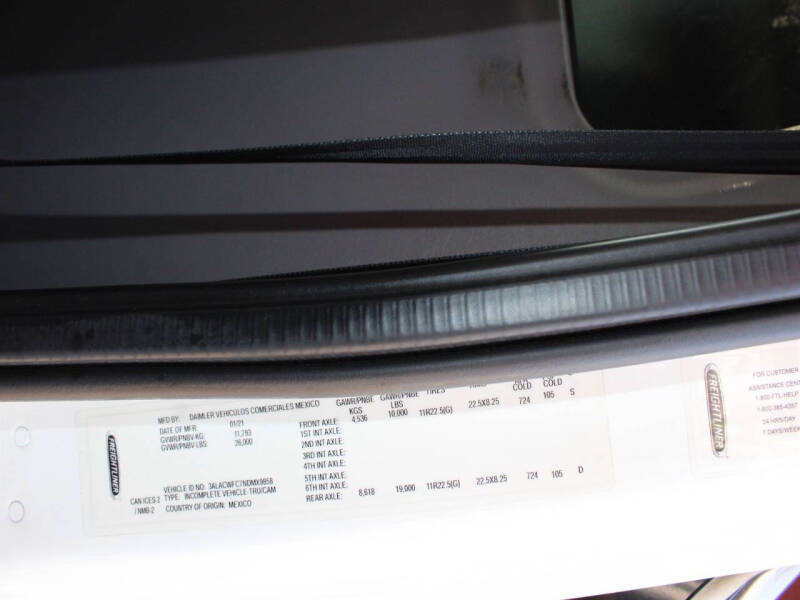 2022 Freightliner M2 106