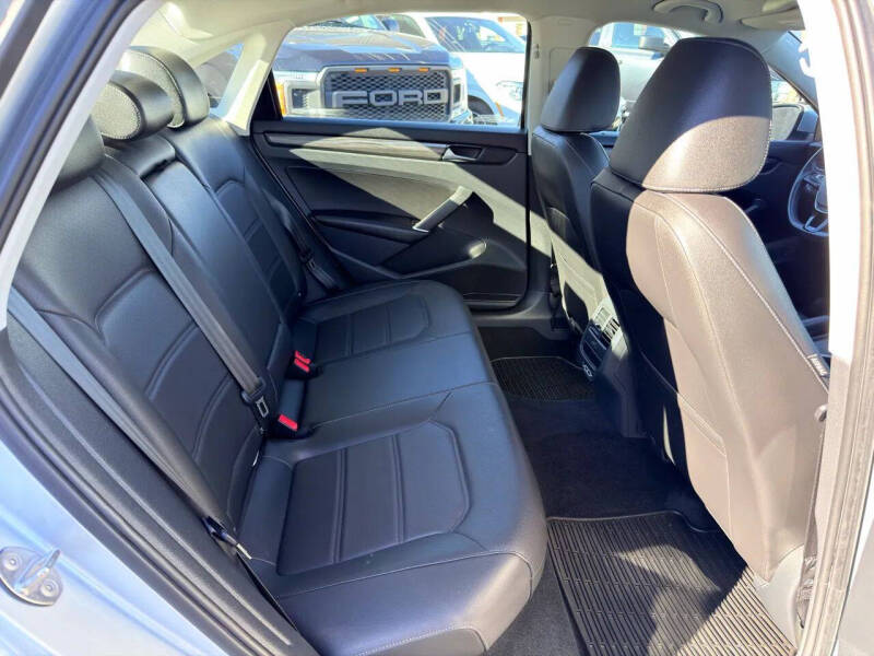 2020 Volkswagen Passat R-Line