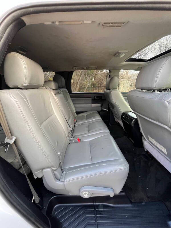 2012 Toyota Sequoia SR5
