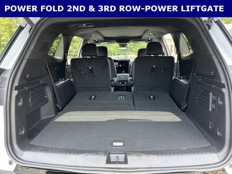 2025 GMC Acadia Denali