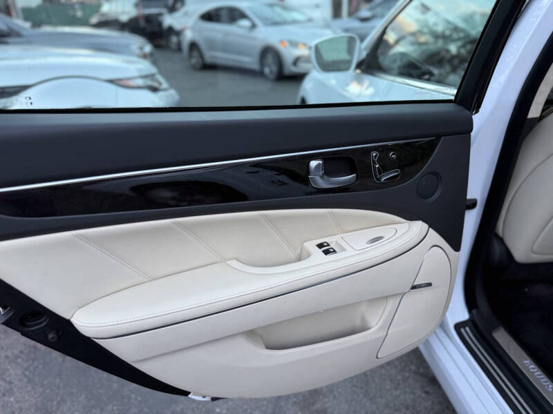 2016 Hyundai Equus Signature