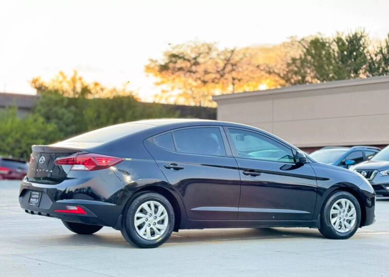 2019 Hyundai Elantra SE