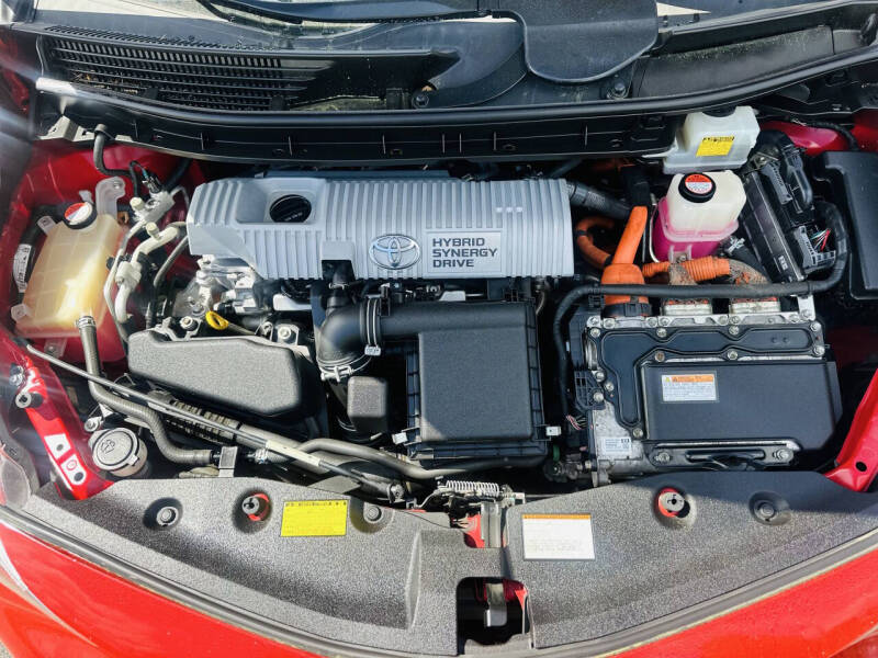 2015 Toyota Prius v Two