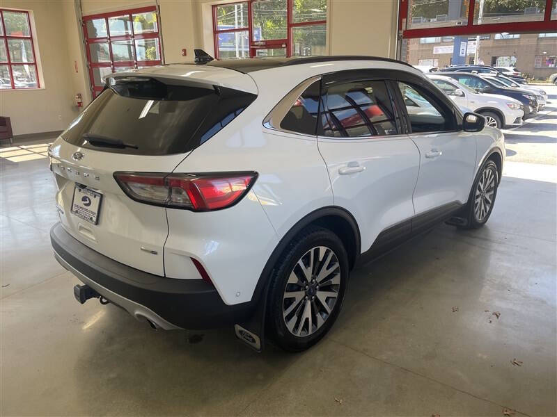 2020 Ford Escape Titanium