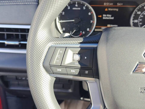 2025 Mitsubishi Outlander ES