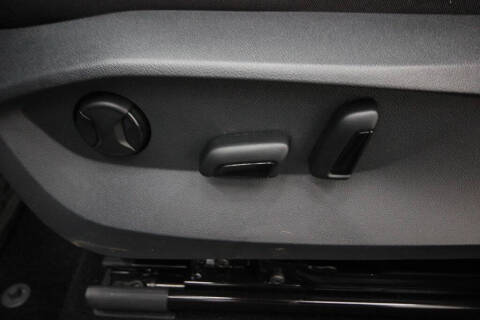 2025 Volkswagen Taos SEL 4Motion