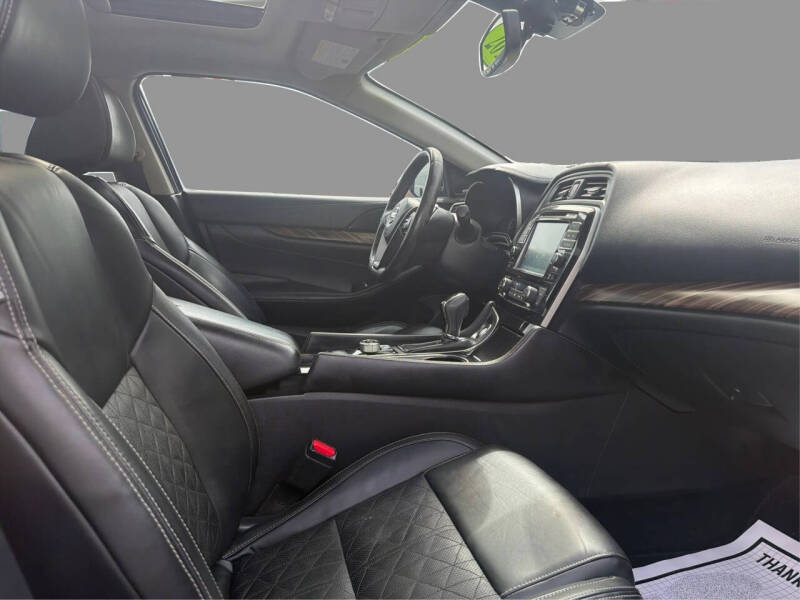 2017 Nissan Maxima Platinum