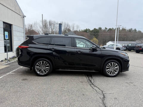 2022 Toyota Highlander Platinum