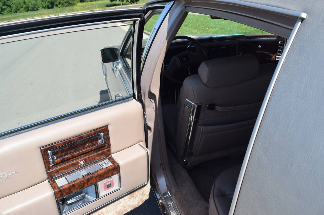 1991 Cadillac Brougham 117