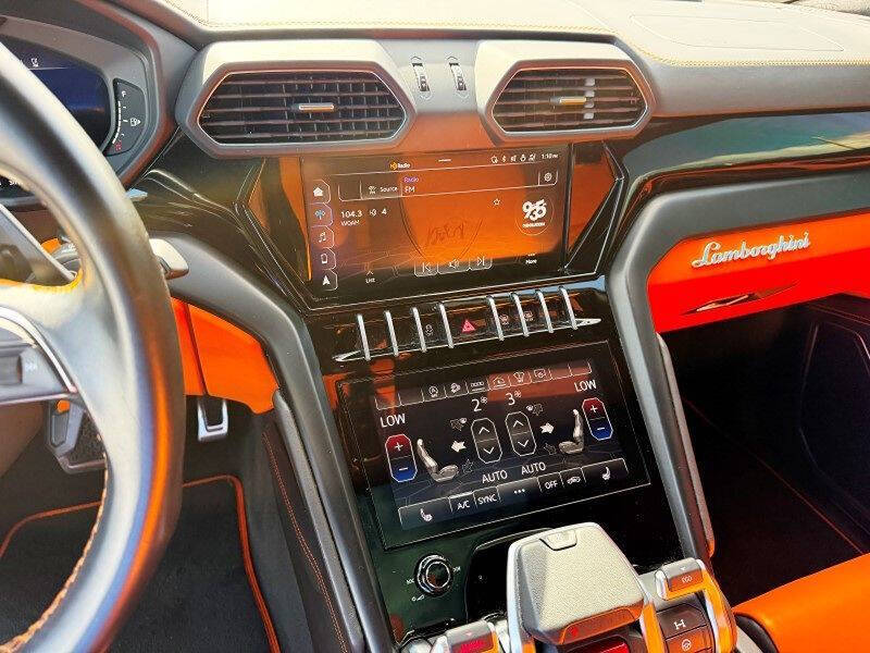 2022 Lamborghini Urus