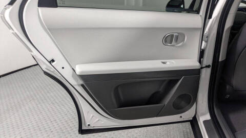 2024 Hyundai Ioniq 5 SE