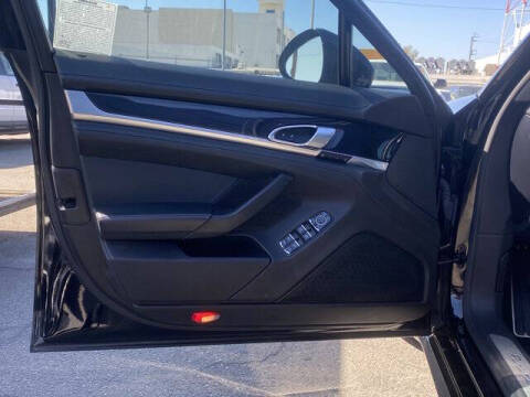 2016 Porsche Panamera