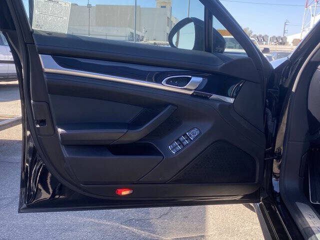 2016 Porsche Panamera