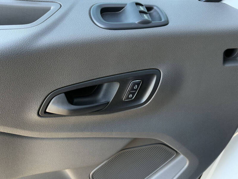 2025 Ford Transit 250