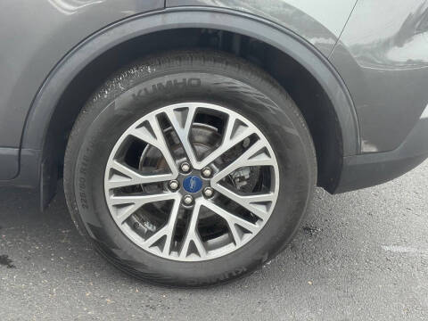 2020 Ford Escape SEL