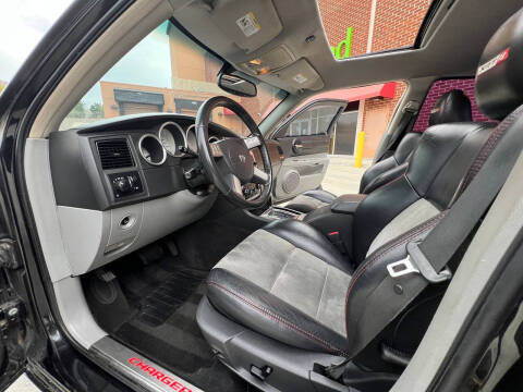 2006 Dodge Charger SRT-8