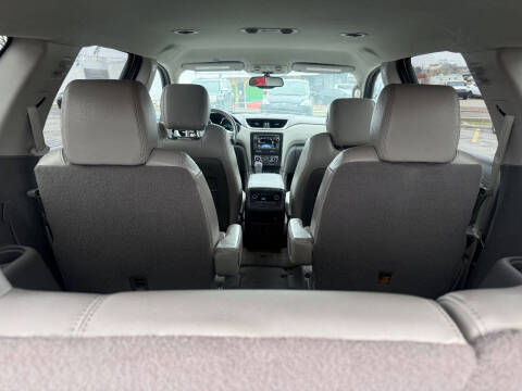 2017 Chevrolet Traverse LT