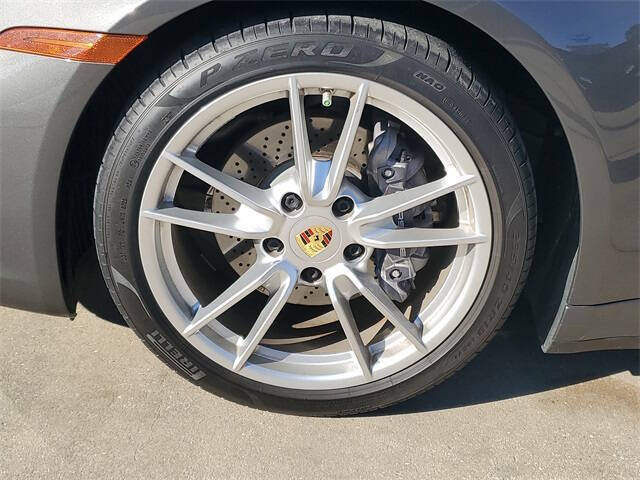 2021 Porsche 911 Carrera