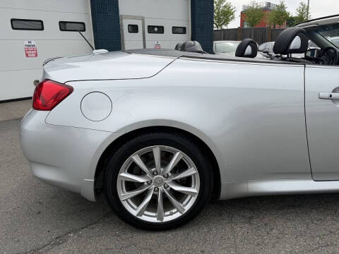 2015 Infiniti Q60 Convertible