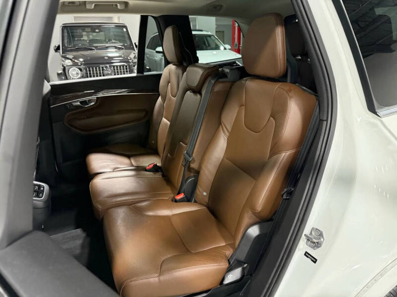 2019 Volvo XC90 T6 Momentum