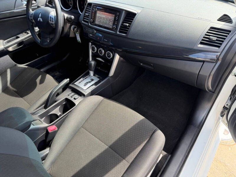 2017 Mitsubishi Lancer ES