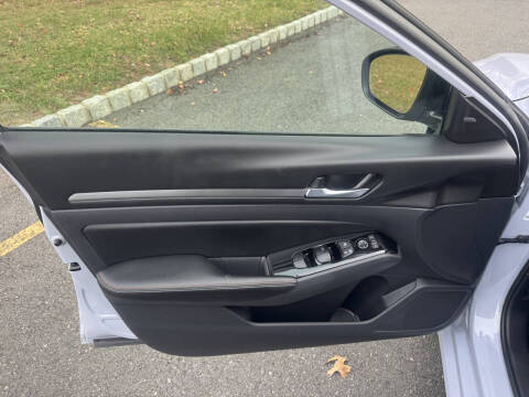 2024 Nissan Altima 2.5 SR