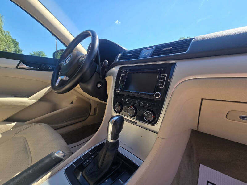 2013 Volkswagen Passat SE PZEV