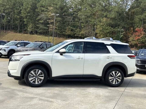 2023 Nissan Pathfinder SL